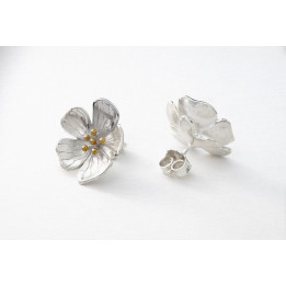 Hilla Earrings – Stud Design in Silver and Gold