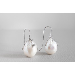 Diamond pearl earrings