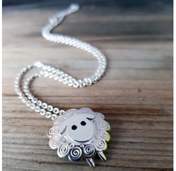 Big sheep pendant with chain