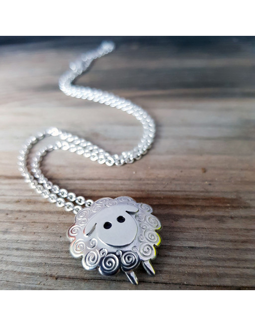 Big sheep pendant with chain