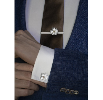 Hilla cuff links & tie clip